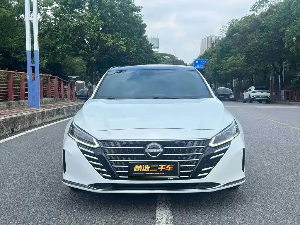 Nissan Teana — фото 1