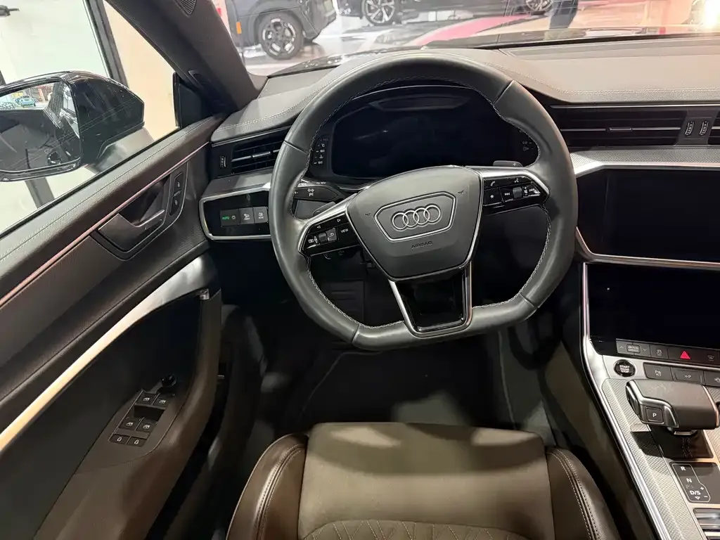 Audi A7L 2023 из CN, фото 9