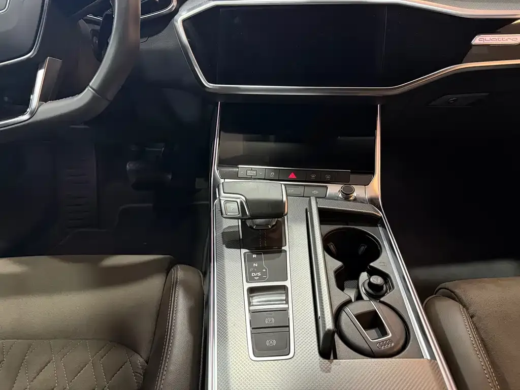 Audi A7L 2023 из CN, фото 7