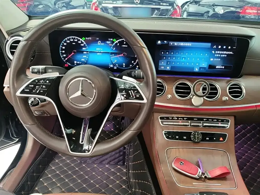 Mercedes-Benz E-Class — фото 10