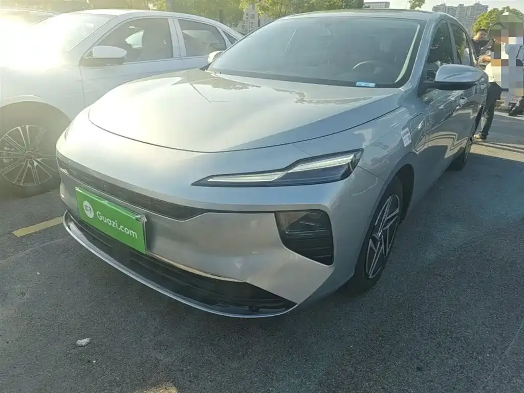 Roewe D6