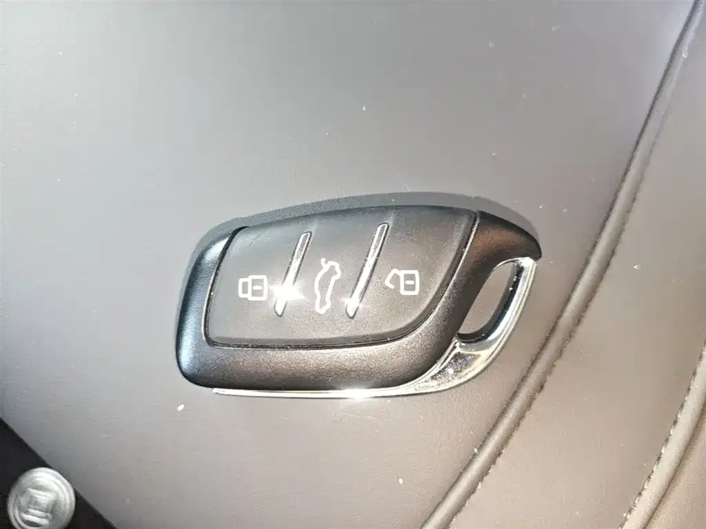 Roewe D6 2025 из CN, фото 3