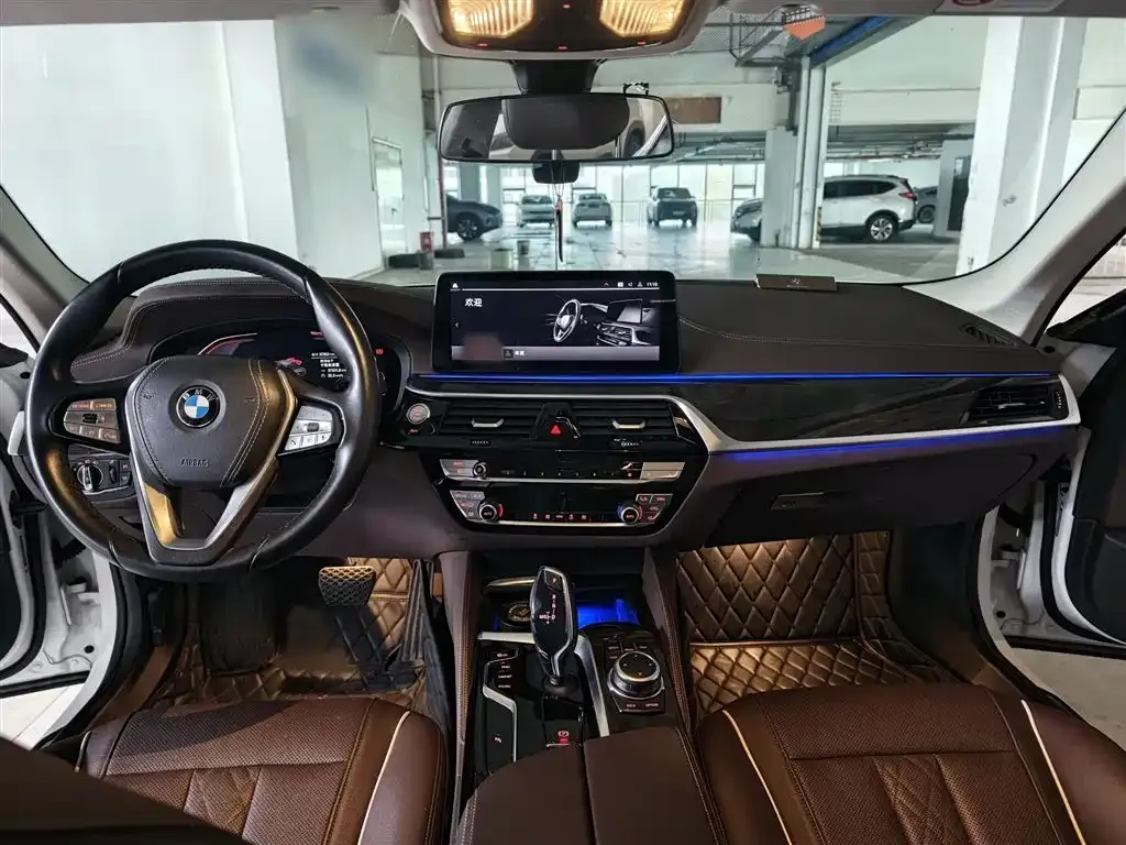 BMW 5 Series — фото 10