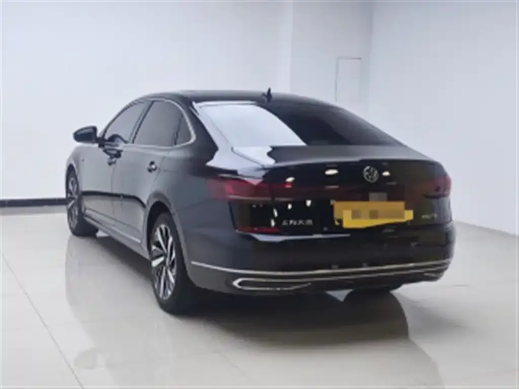 Volkswagen Passat — фото 5