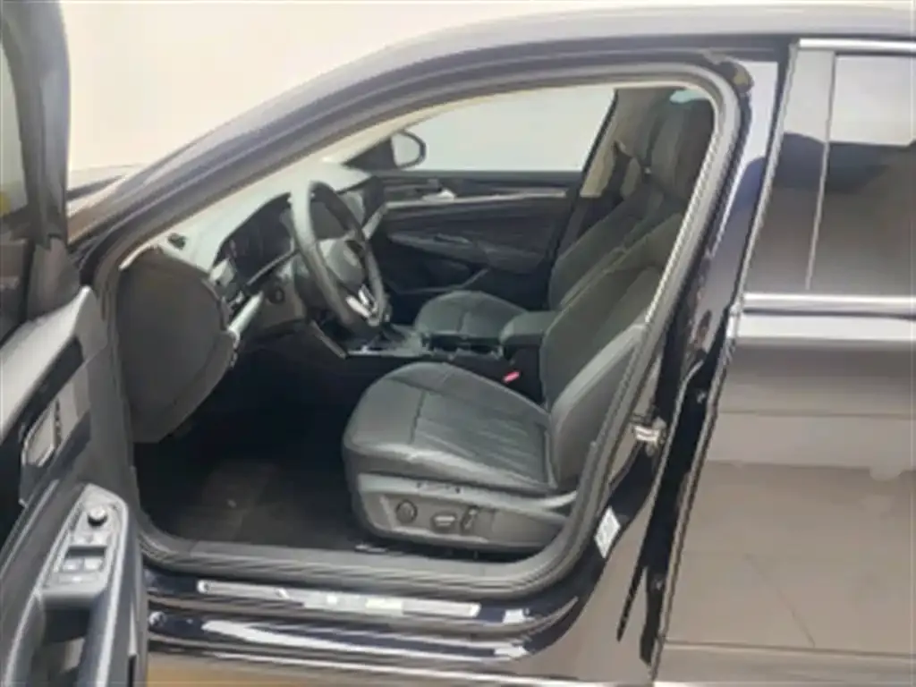 Volkswagen Passat — фото 7