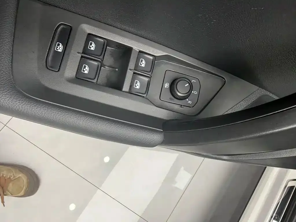 Volkswagen Tharu — фото 10