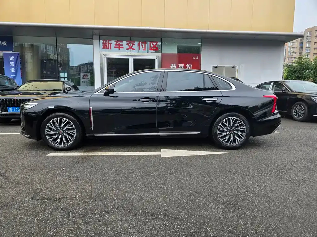 Hongqi H5 — фото 10