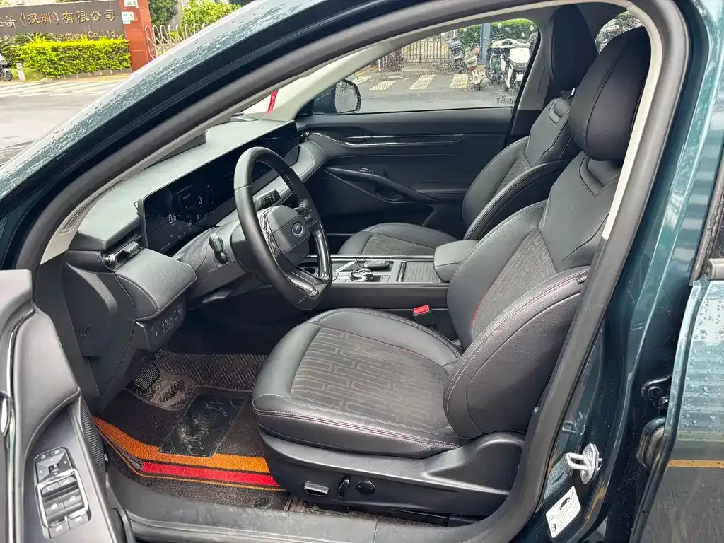Ford Mondeo 2023 из CN, фото 2