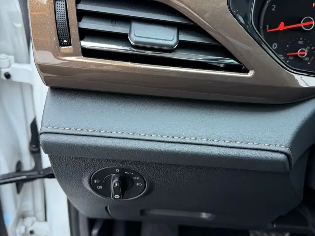 Volkswagen Tharu — фото 8