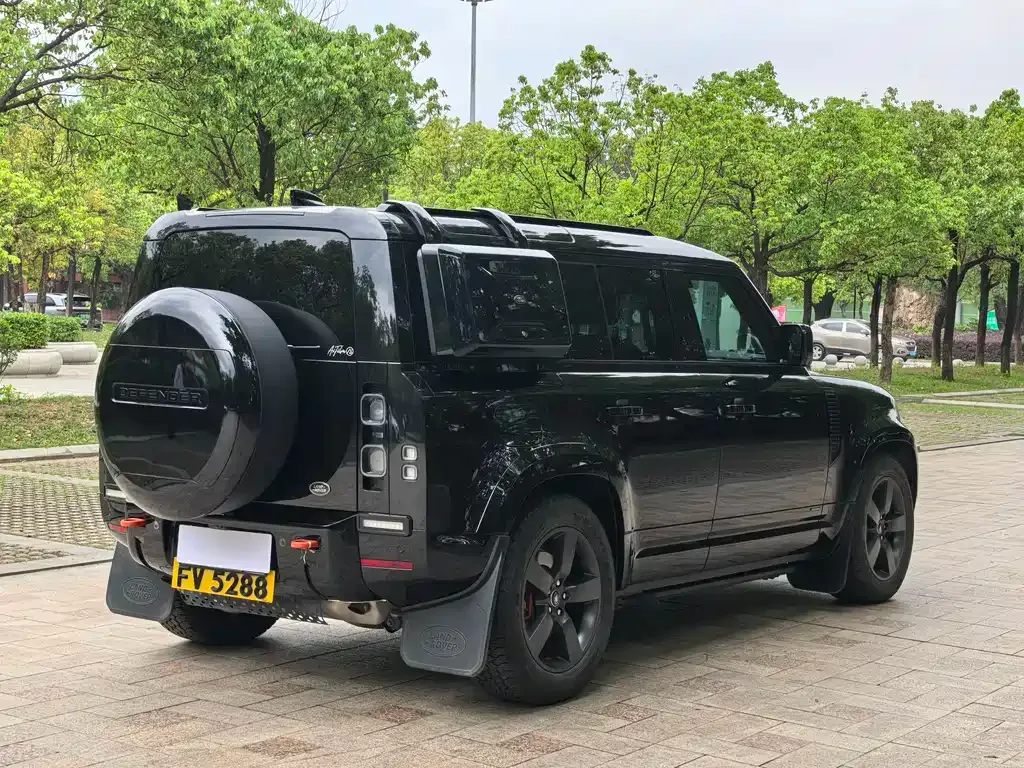 Land Rover Defender — фото 10
