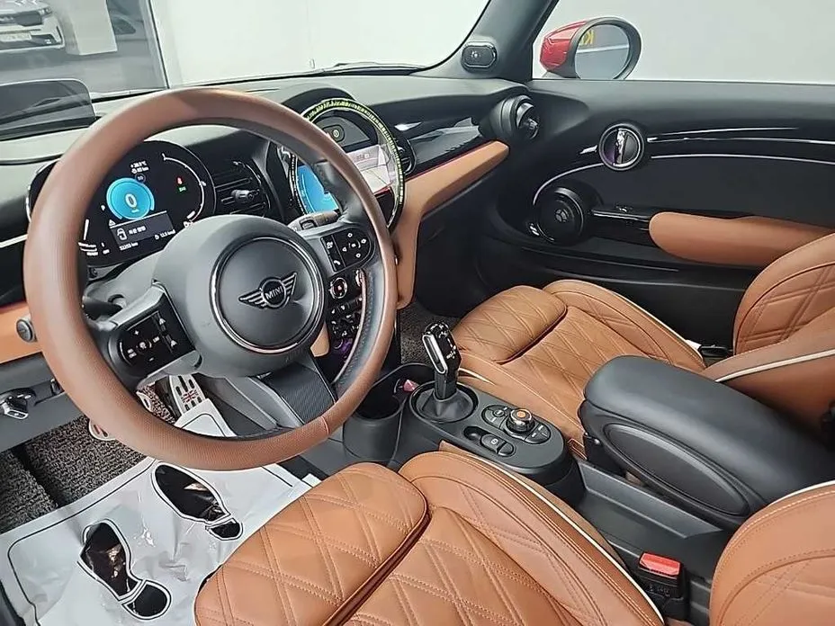Mini Cooper Convertible 2022 из KR, фото 7