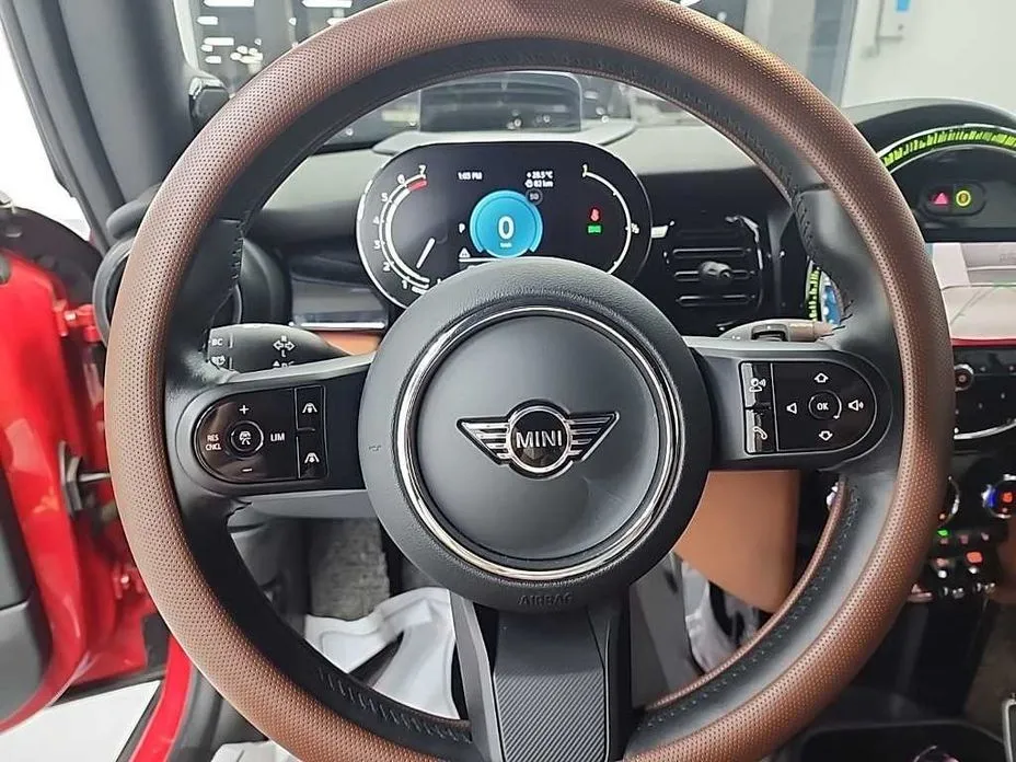 Mini Cooper Convertible 2022 из KR, фото 5
