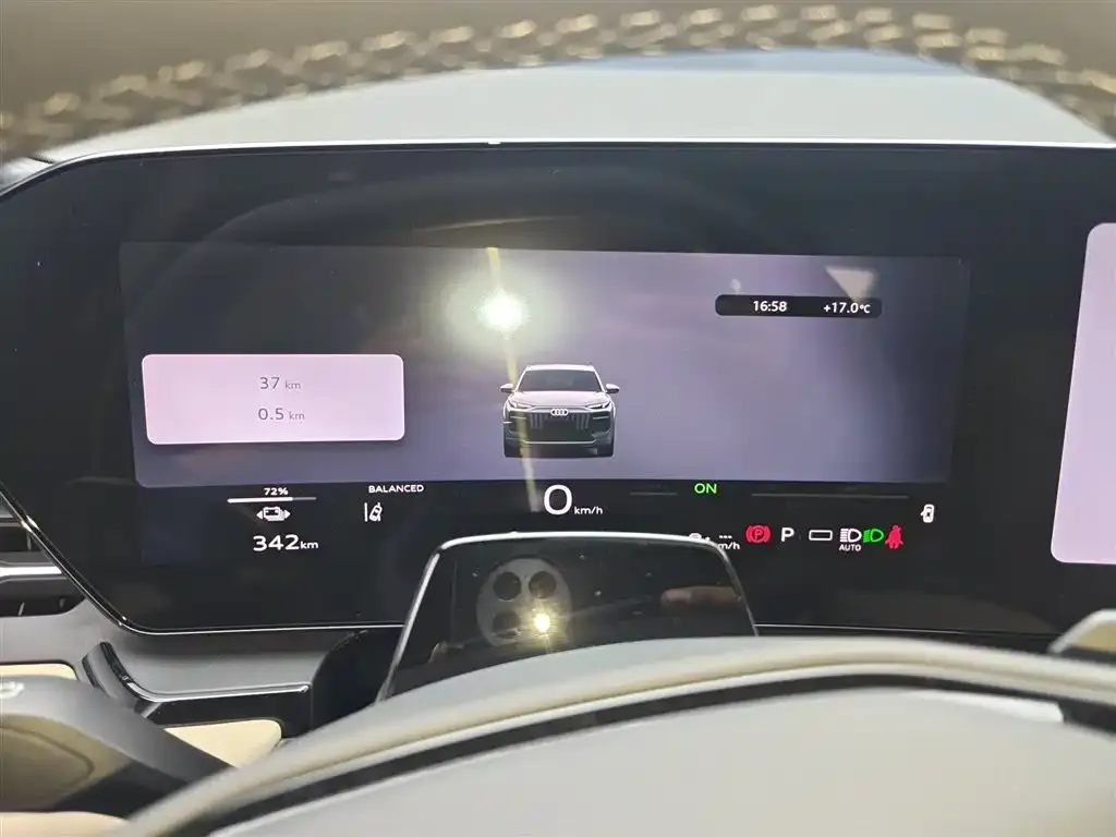 Audi Q6L e-tron — фото 3
