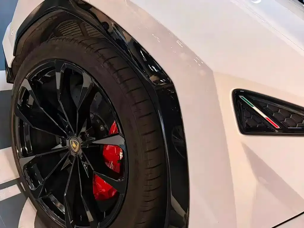 Lamborghini Urus — фото 4