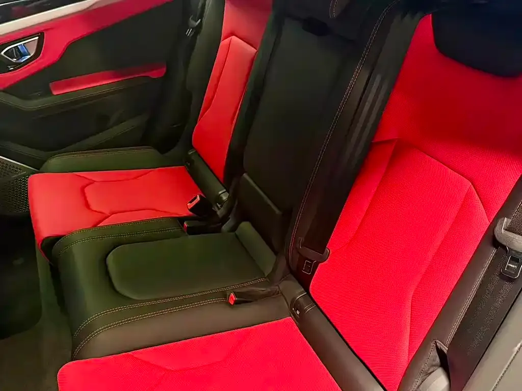 Lamborghini Urus — фото 9