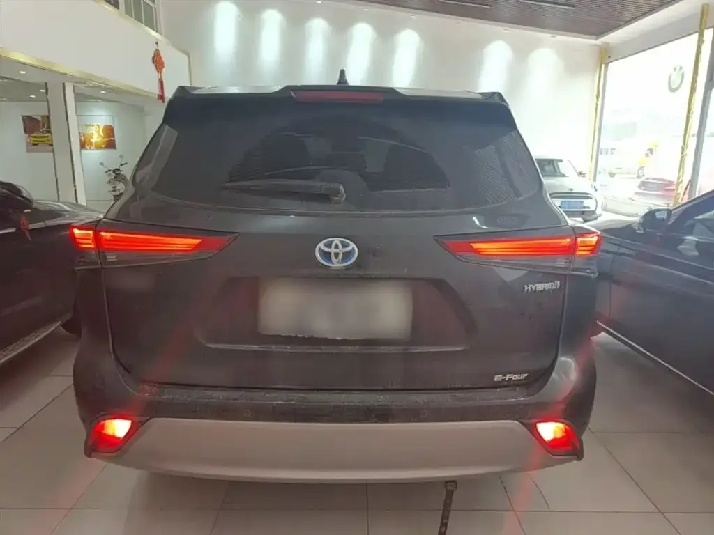 Toyota Highlander — фото 10