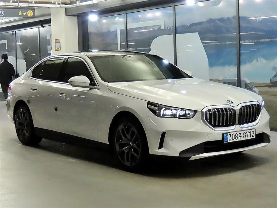 BMW 5-Series