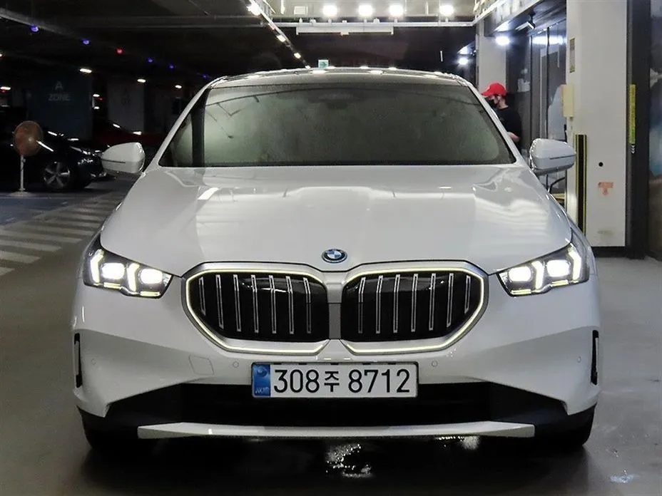 BMW 5-Series 2026 из KR, фото 9