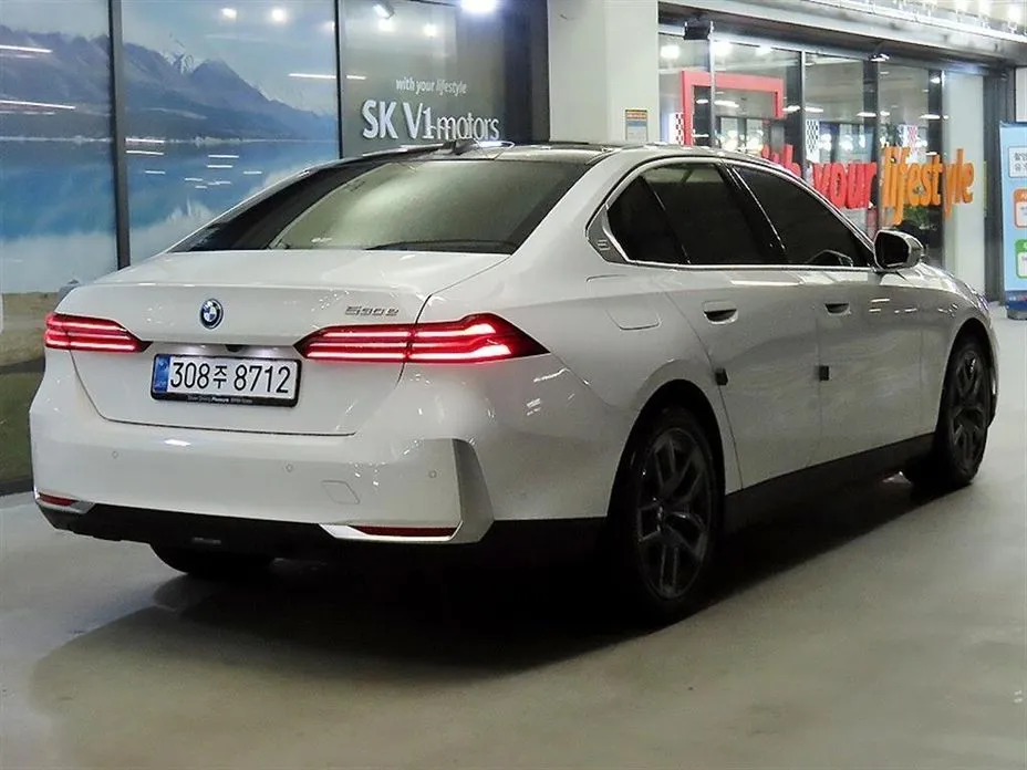 BMW 5-Series 2026 из KR, фото 4