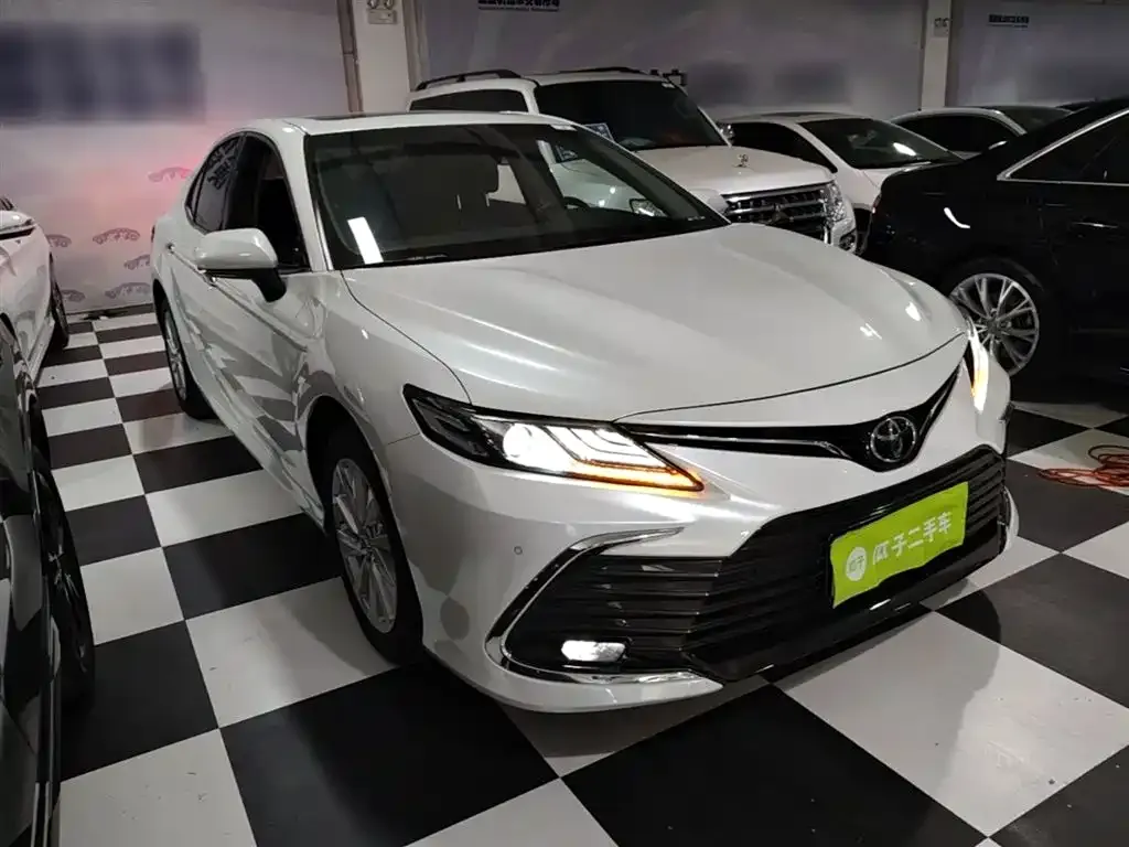 Toyota Camry — фото 10