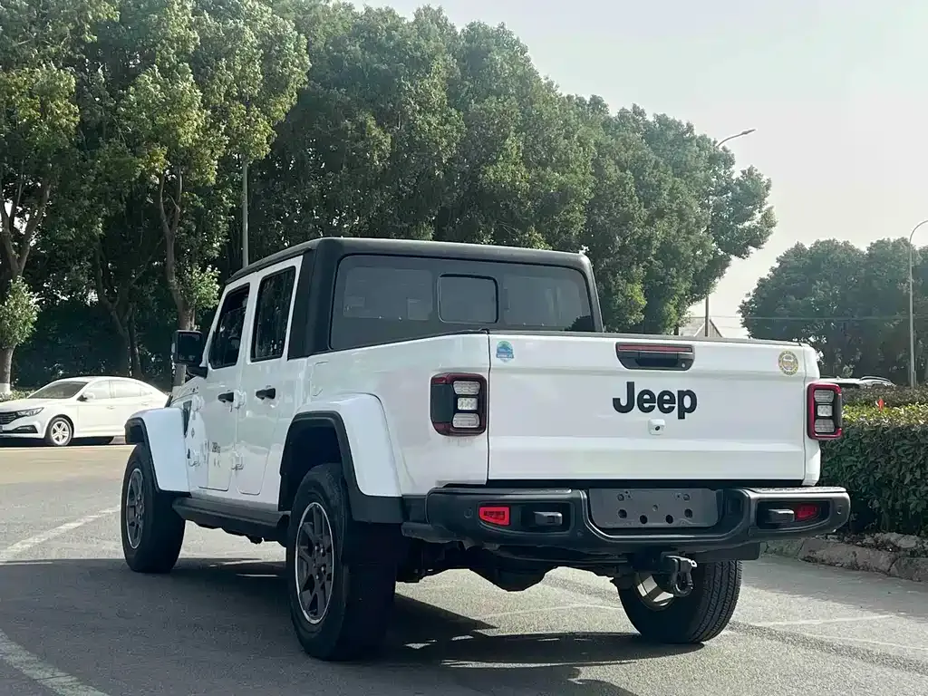 Jeep Gladiator — фото 8