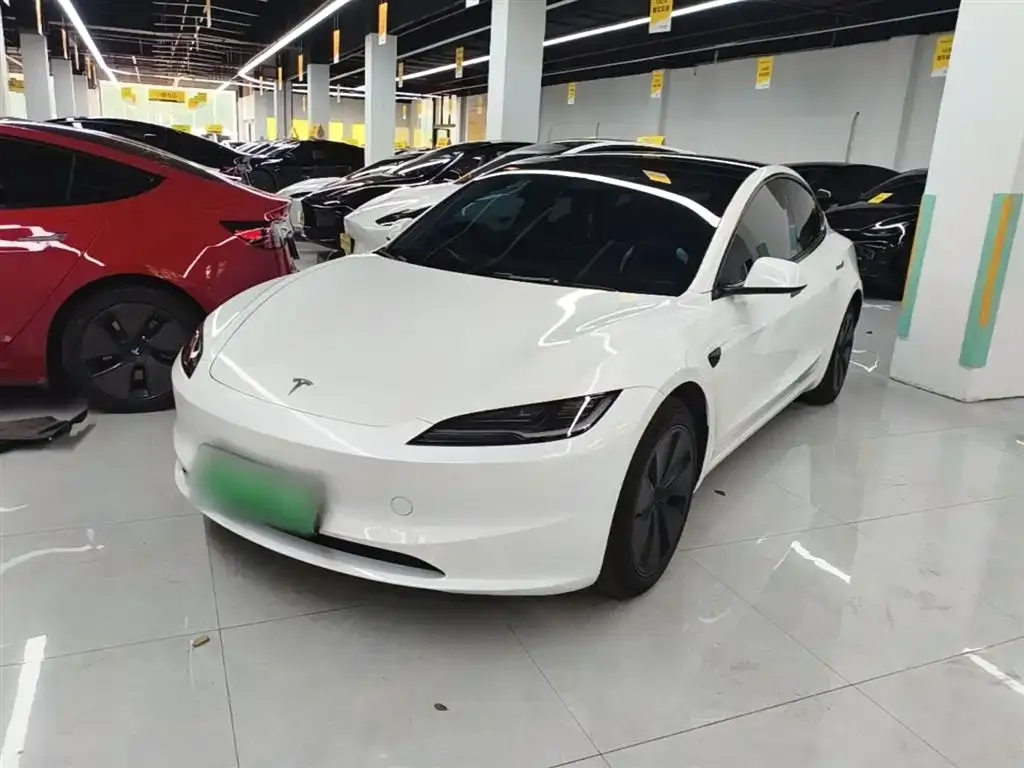 Tesla Model 3 — фото 9