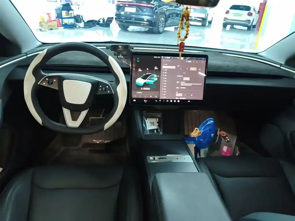 Tesla Model 3 — фото 6
