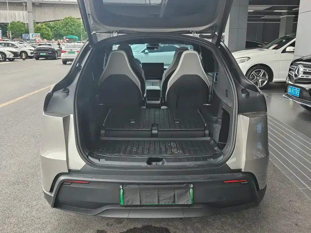 Tesla Model Y L 2026 из CN, фото 8
