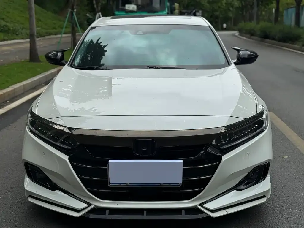 Honda Accord — фото 7