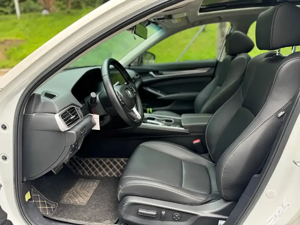 Honda Accord — фото 9