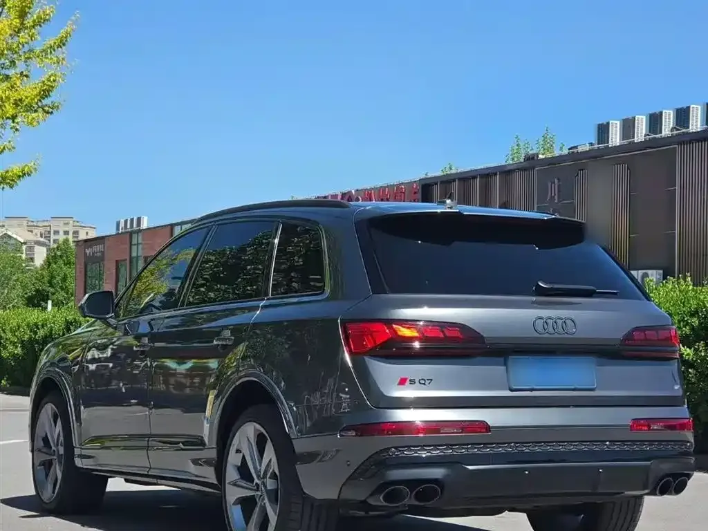 Audi SQ7 2024 из CN, фото 4