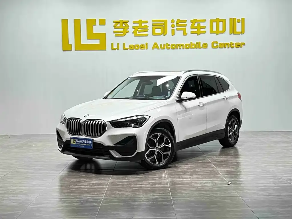 BMW X1 — фото 1