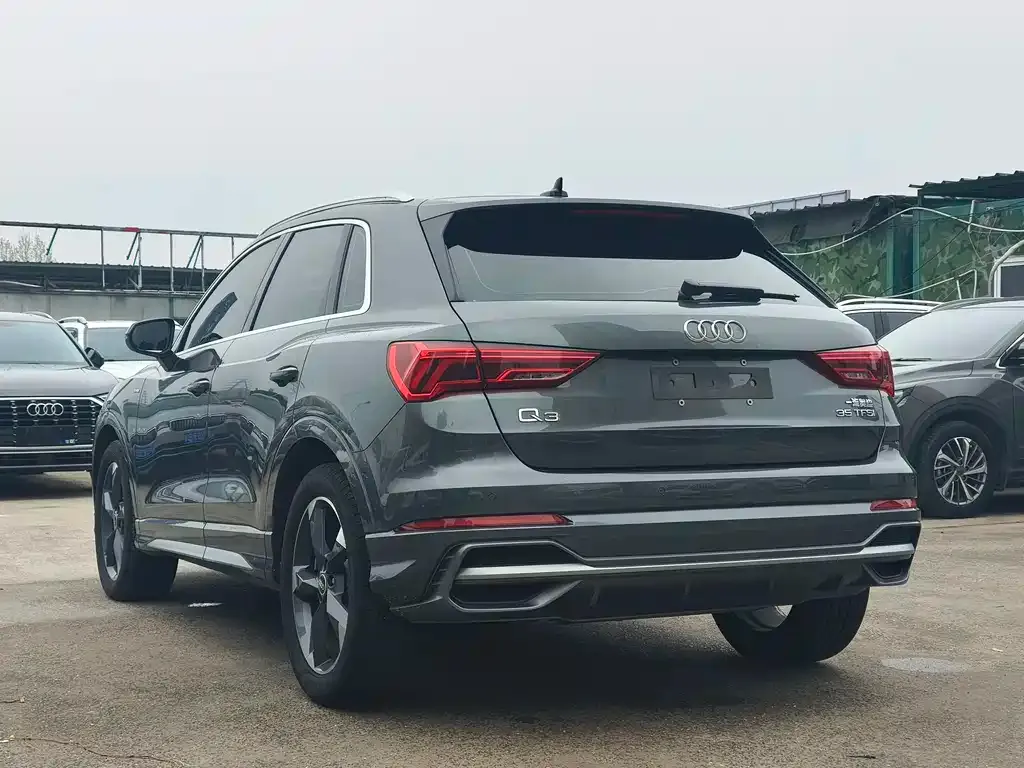 Audi Q3 — фото 10