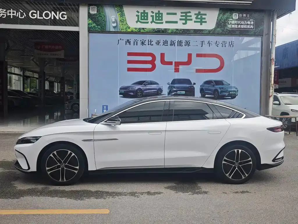 BYD Han — фото 3