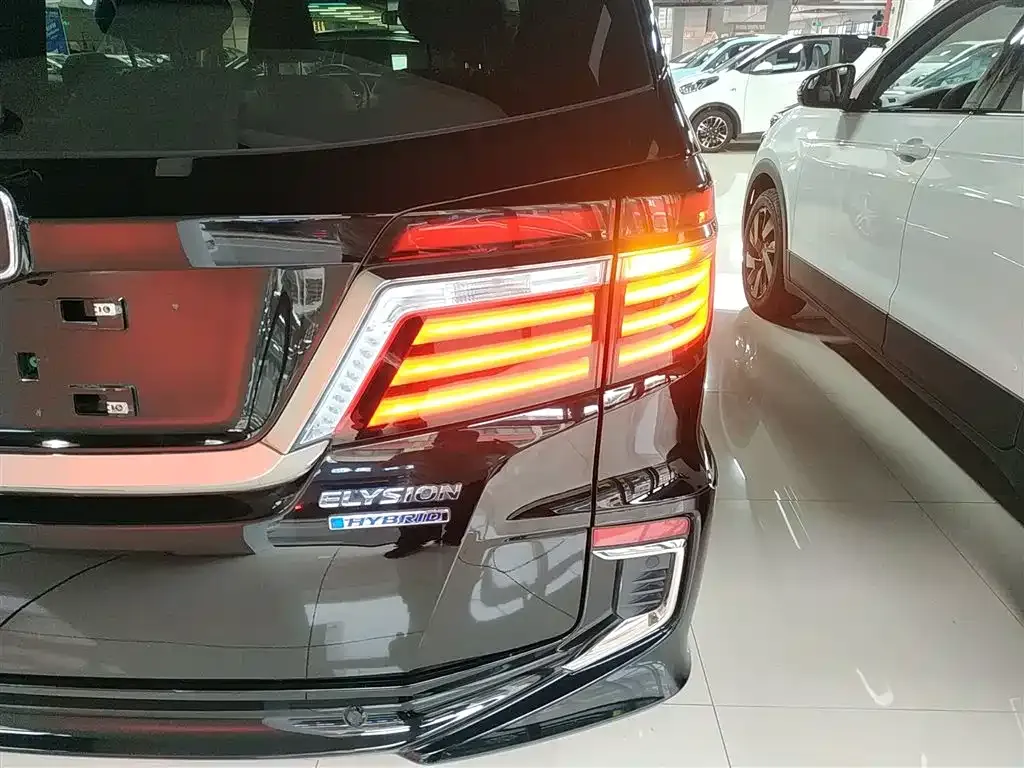 Honda Elysion 2021 из CN, фото 2