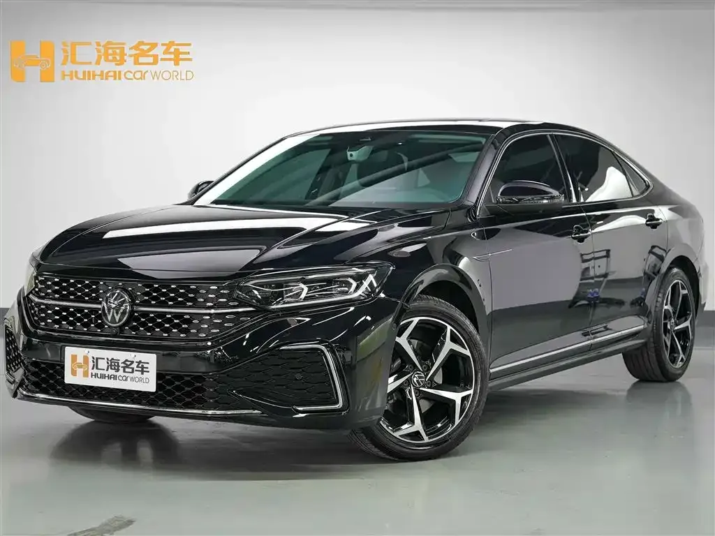 Volkswagen Passat — фото 1