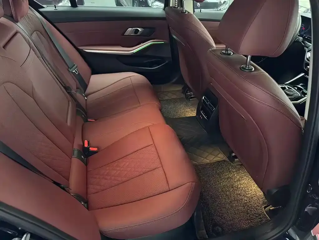 BMW 3 Series 2024 из CN, фото 8