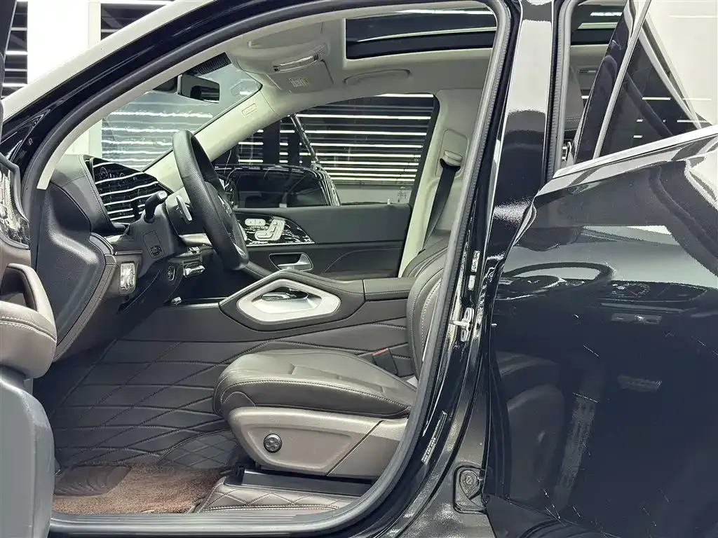 Mercedes-Benz GLS — фото 5