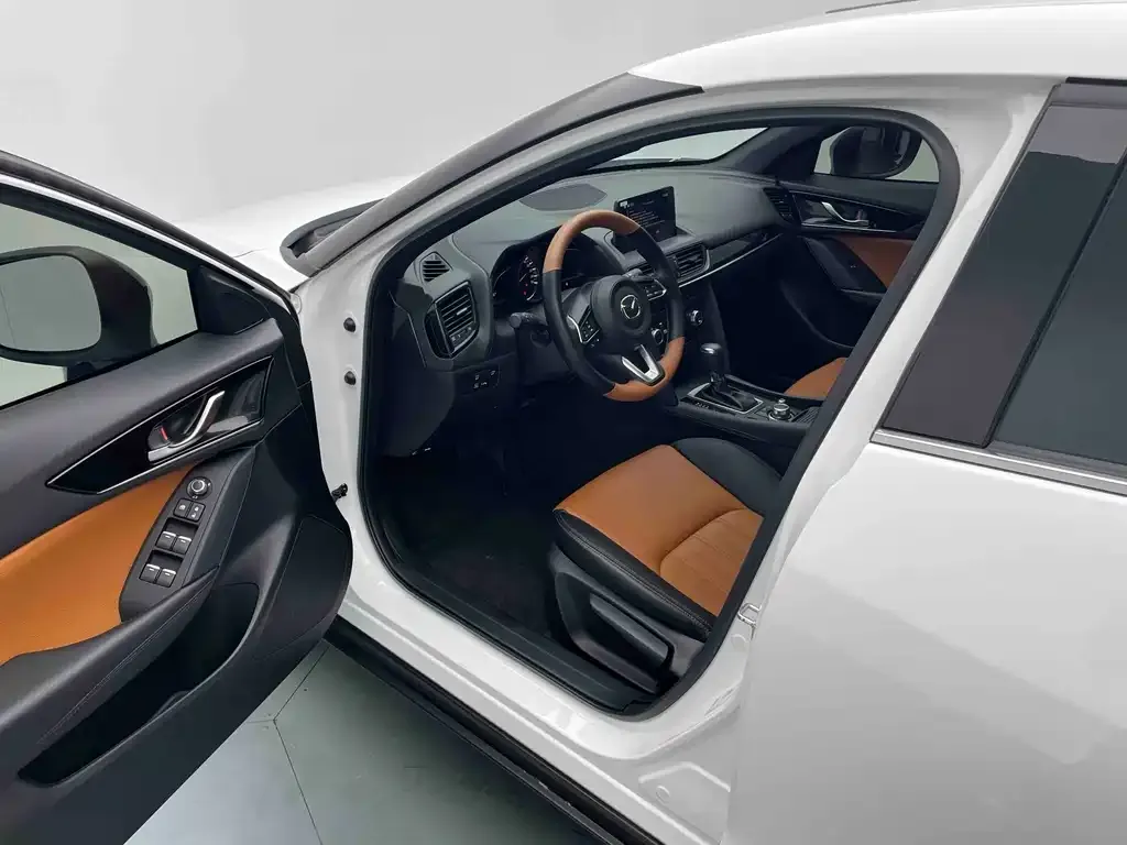 Mazda CX-4 — фото 9