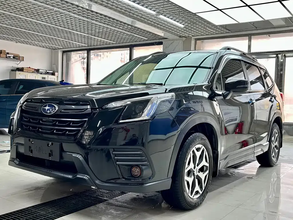 Subaru Forester — фото 1