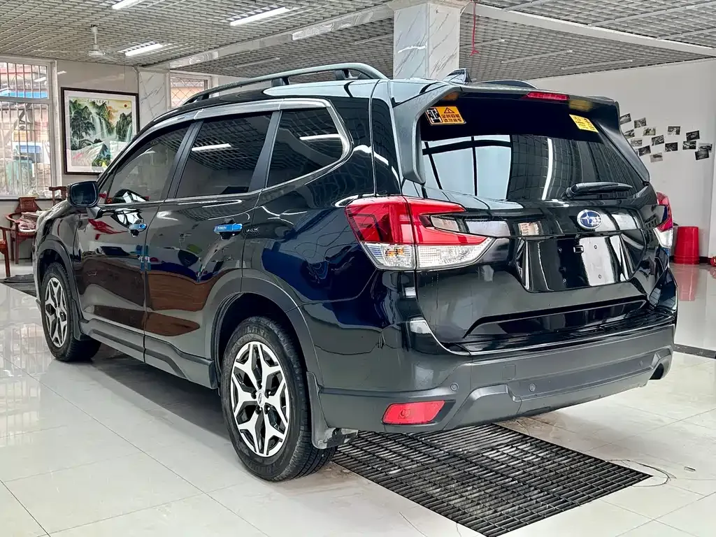 Subaru Forester — фото 10