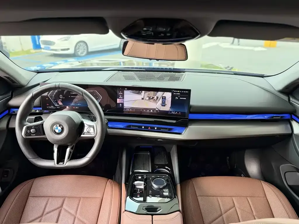 BMW 5 Series — фото 6