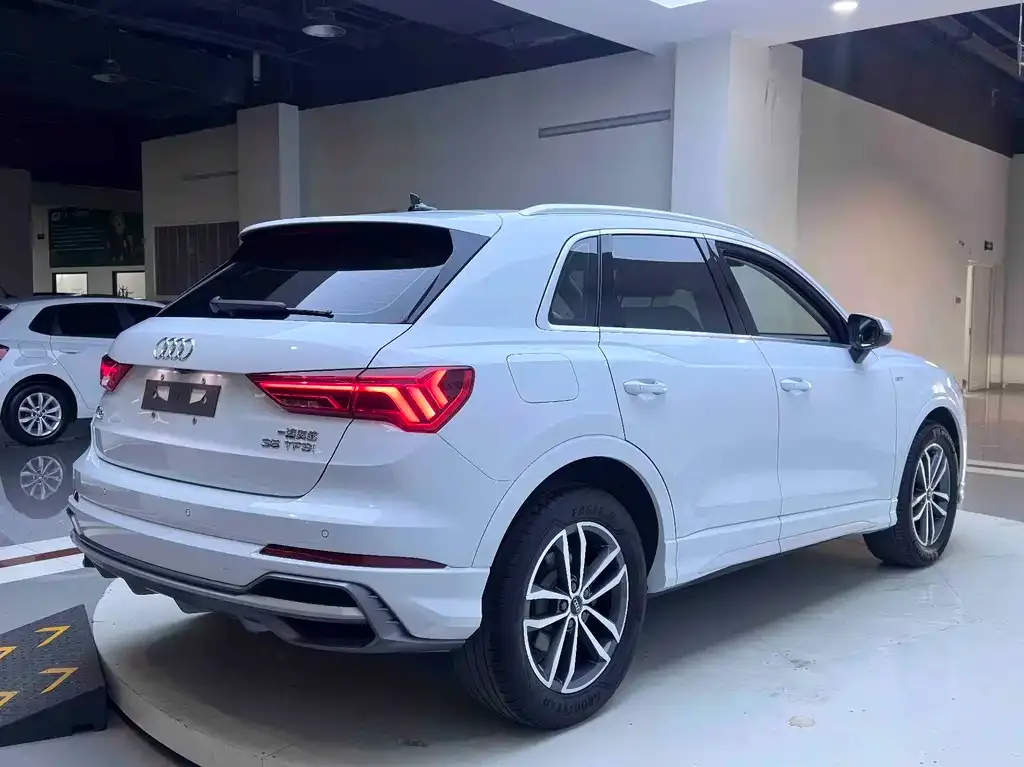 Audi Q3 — фото 3
