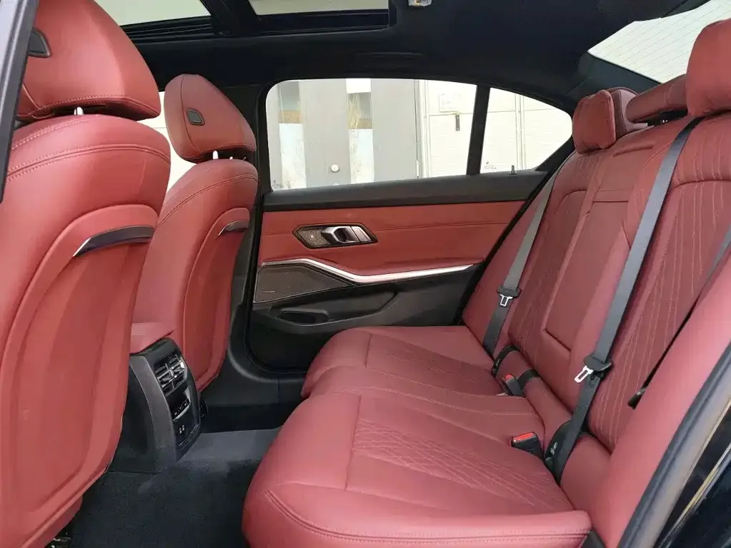 BMW 3 Series 2025 из CN, фото 3