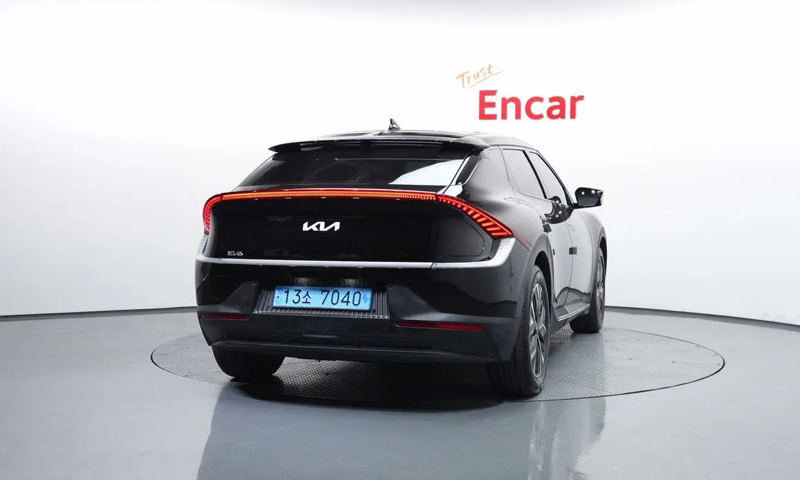Kia EV6 2023 из KR, фото 2