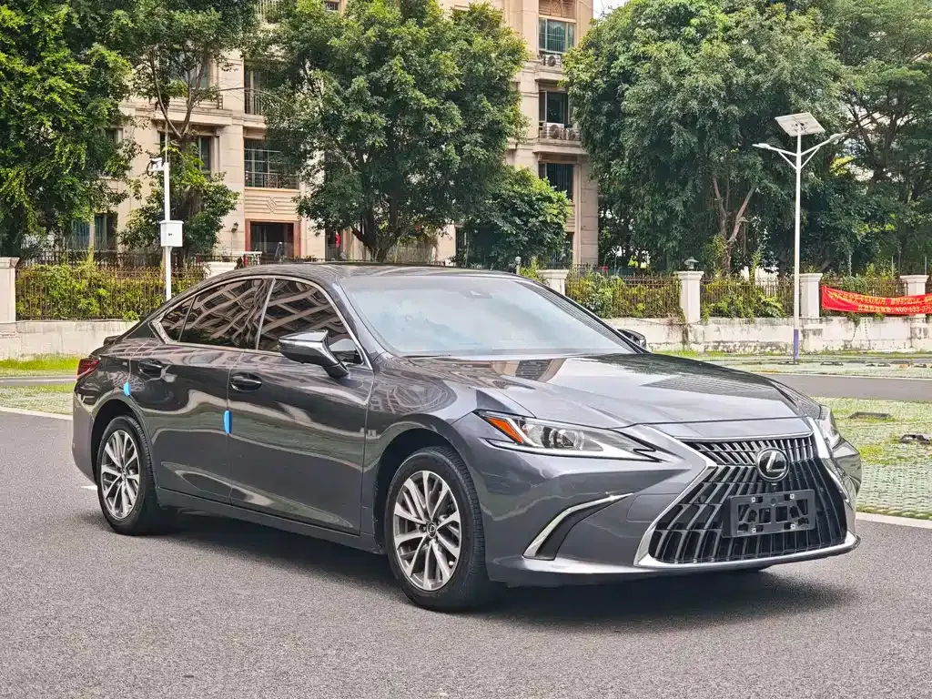 Lexus ES — фото 4