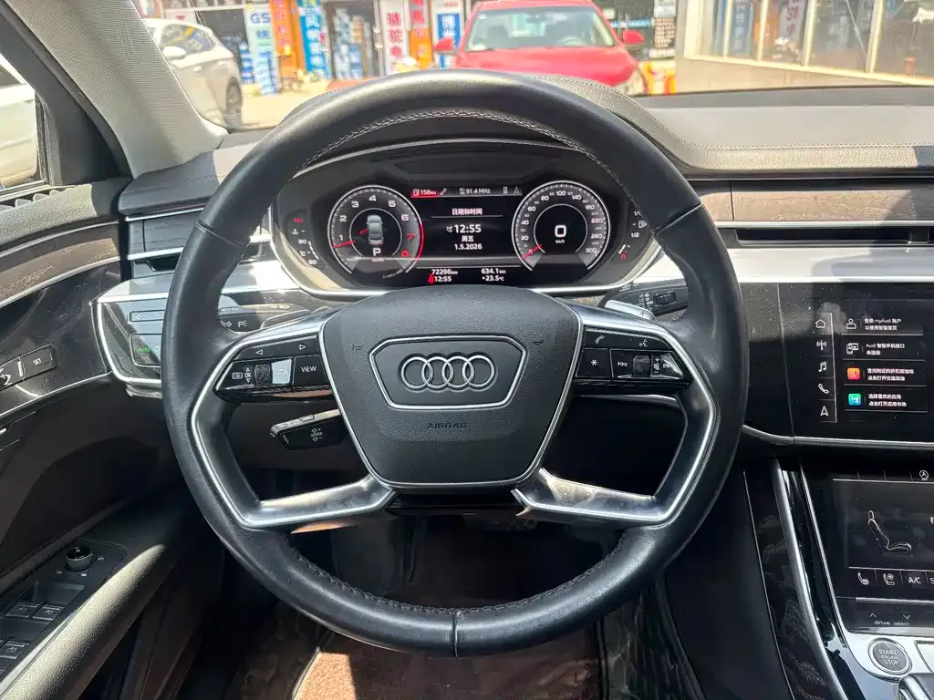 Audi A8 — фото 9