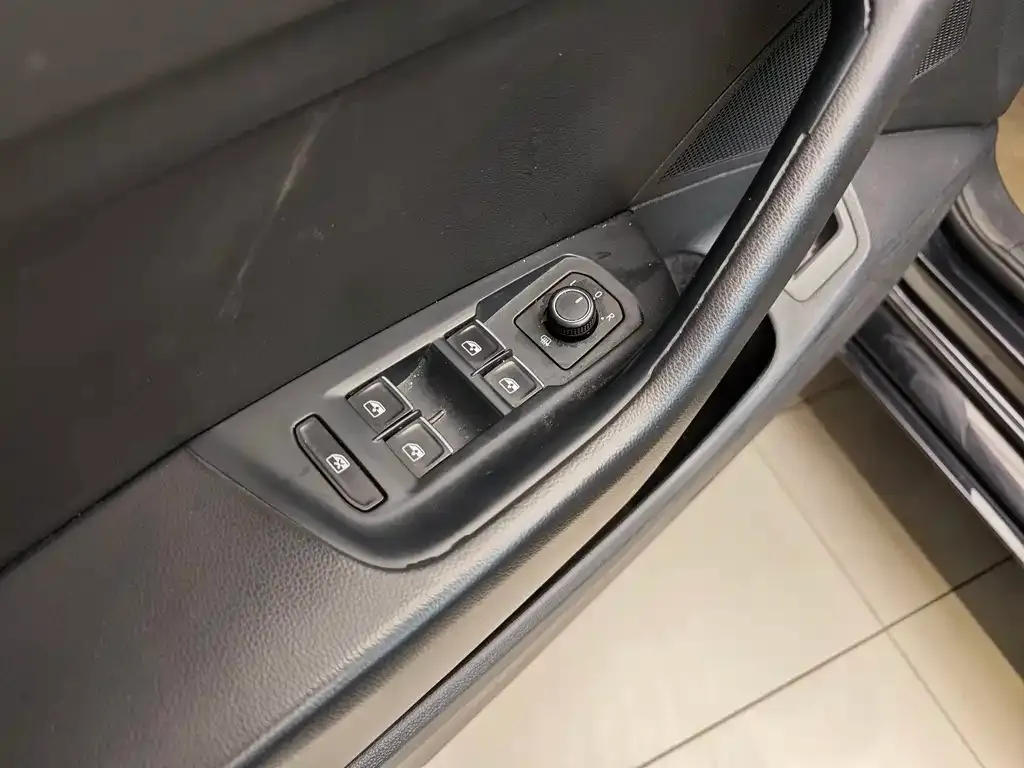 Volkswagen Magotan 2021 из CN, фото 7