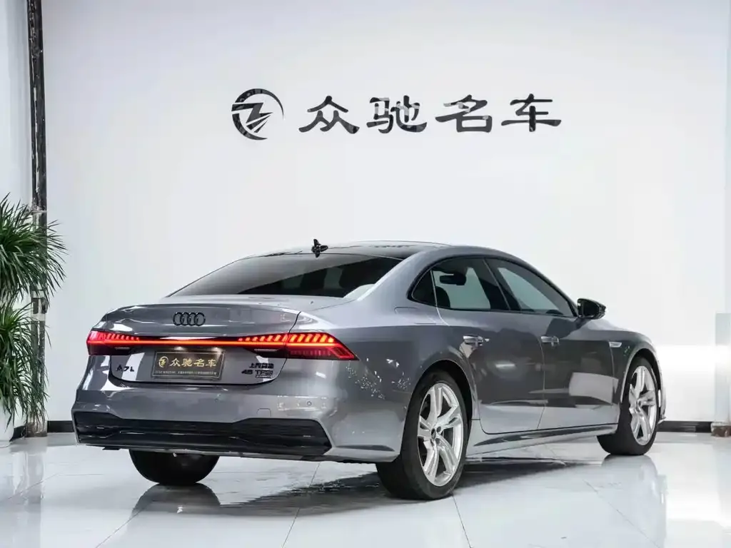 Audi A7L — фото 8