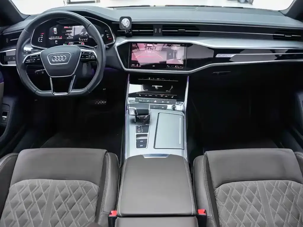 Audi A7L — фото 7
